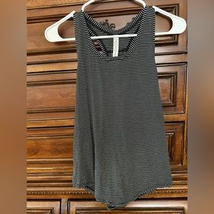 Lululemon Love Tank *Pleated Size 2